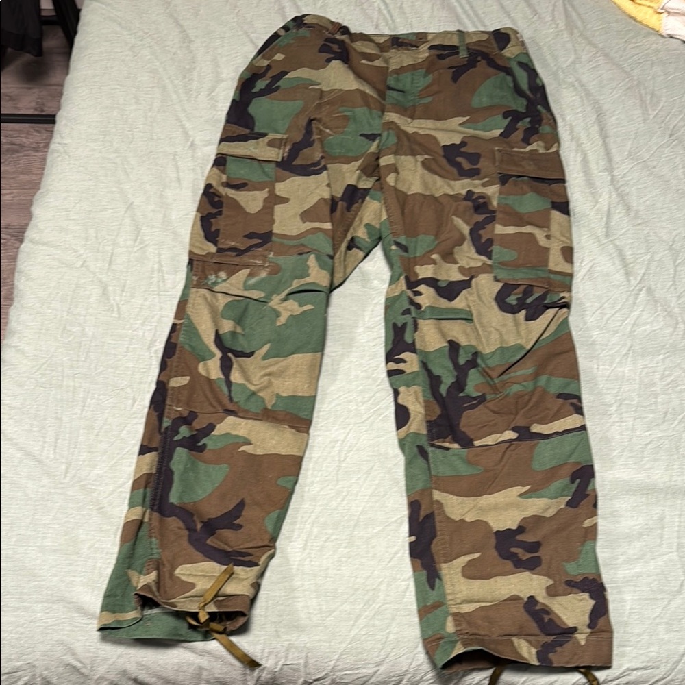 Men’s Vintage distressed Combat issue Vietnam Cargo Pants Medium Normal Size